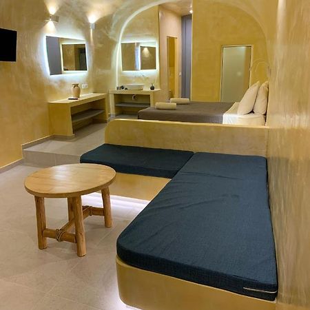 M Residence Santorini Conelia Cave Fira  Zewnętrze zdjęcie